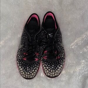 Nike Women's TR Fit 5 Black and Pink Athletic Sneakers size 9
